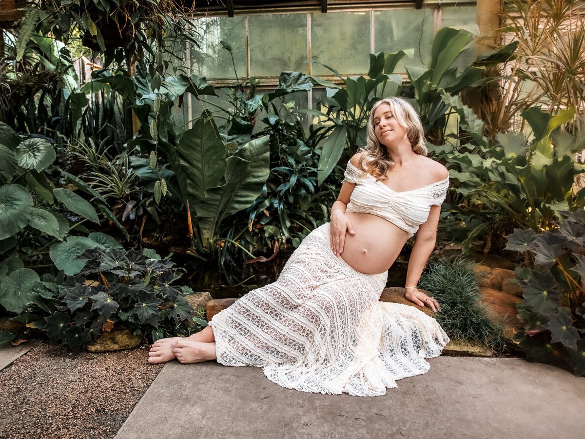 A maternity shoot taken at a park in Tampa, Florida